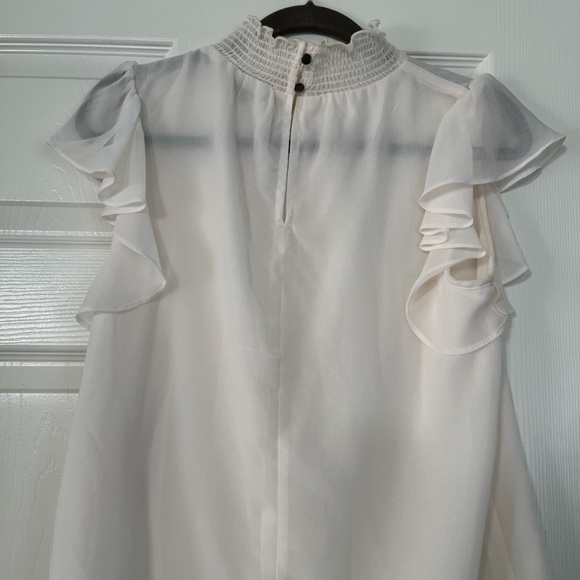 Smocked Flutter-Sleeve Top 1 State size M - Picture 6 of 9